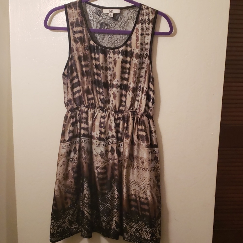 Fun print dress - Picture 3 of 4